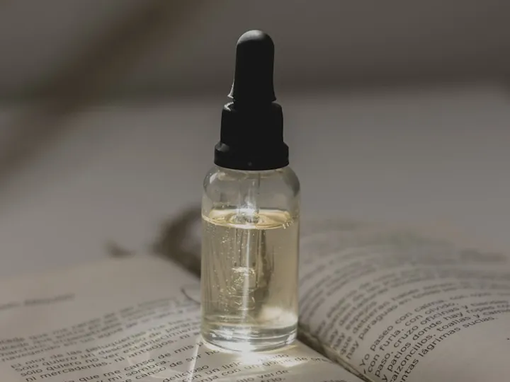 Exfoliant Facial cu Pudra de Samburi Esential